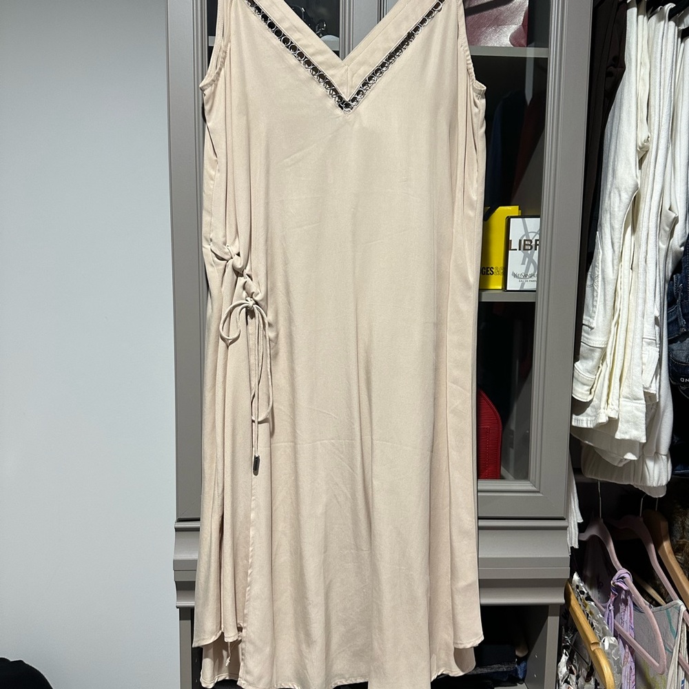 Beautiful tunic - Picture 2 of 2